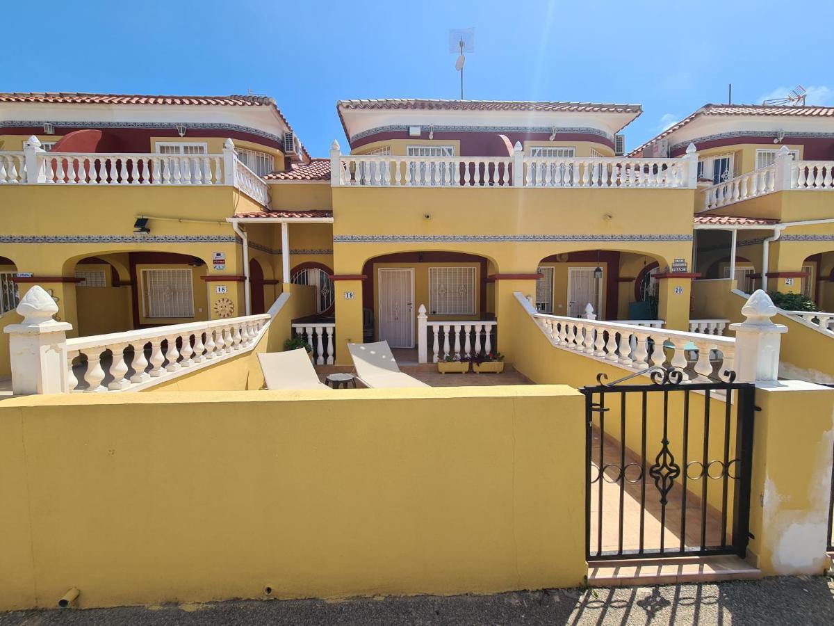 2 Bedroom Property In Closed Urbanisation Τορεβιέχα Εξωτερικό φωτογραφία