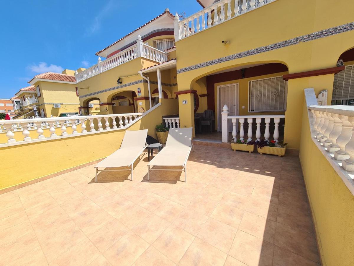 2 Bedroom Property In Closed Urbanisation Τορεβιέχα Εξωτερικό φωτογραφία