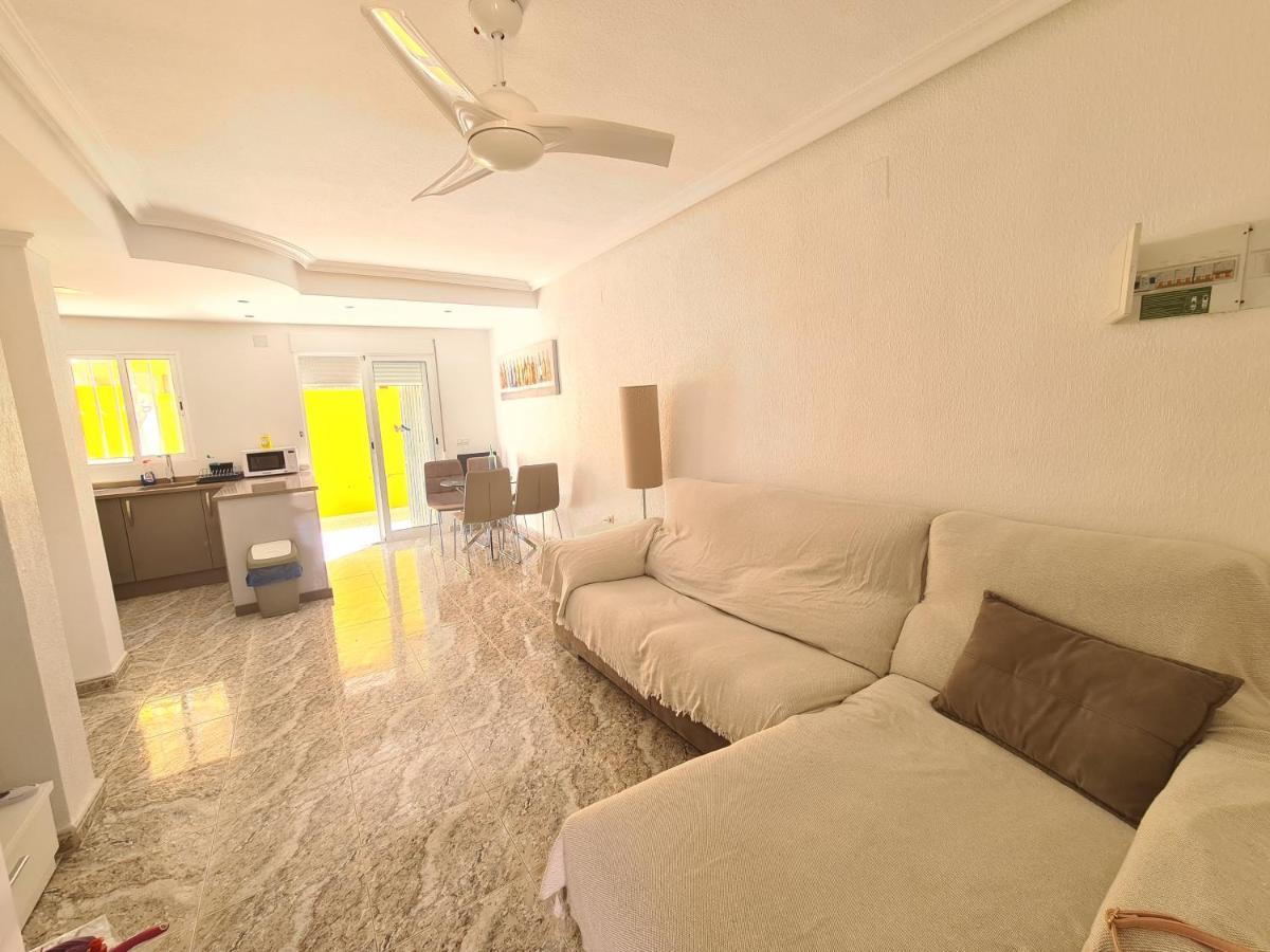 2 Bedroom Property In Closed Urbanisation Τορεβιέχα Εξωτερικό φωτογραφία