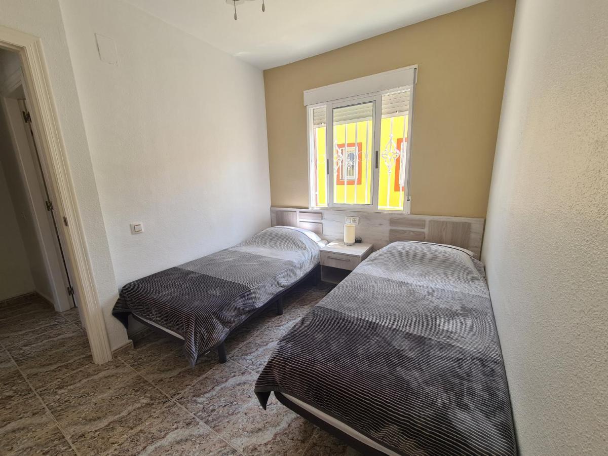 2 Bedroom Property In Closed Urbanisation Τορεβιέχα Εξωτερικό φωτογραφία
