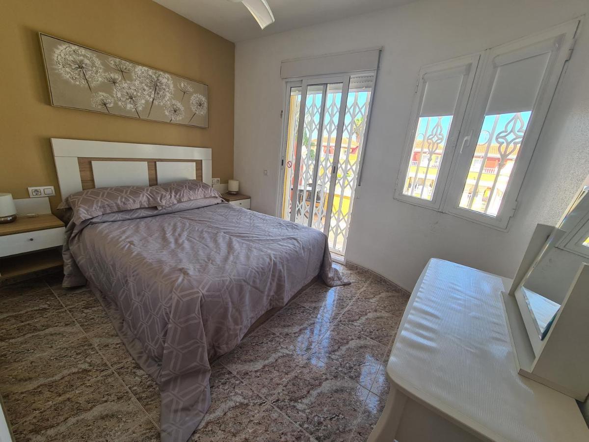 2 Bedroom Property In Closed Urbanisation Τορεβιέχα Εξωτερικό φωτογραφία